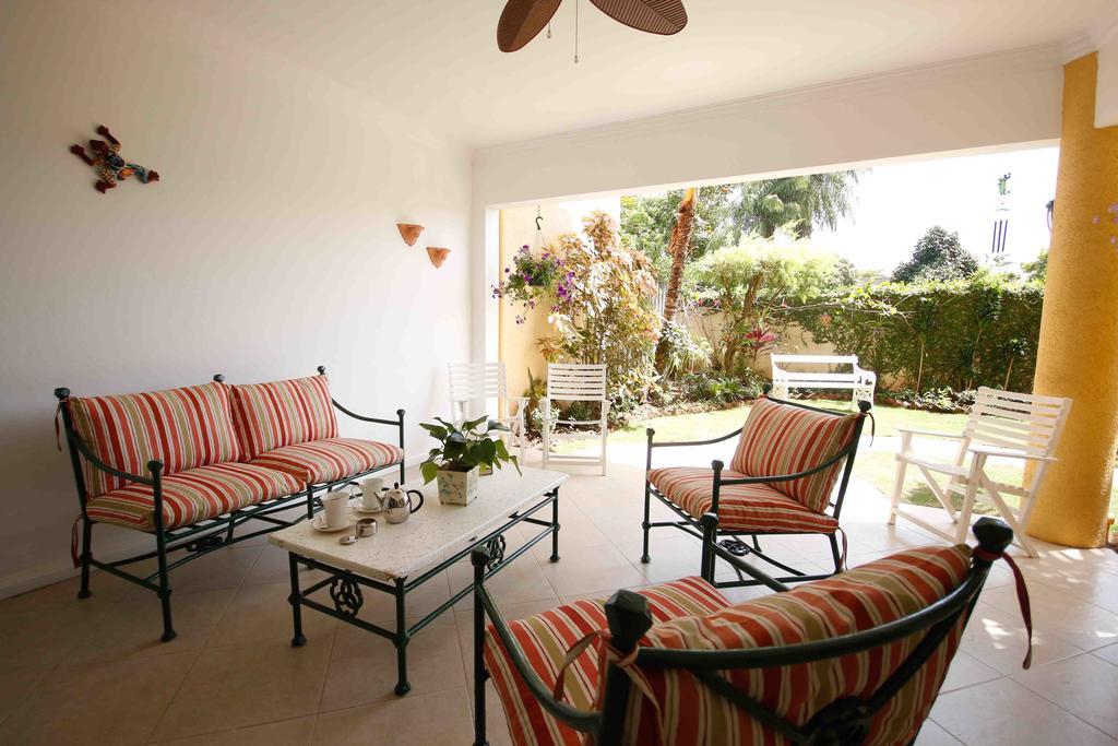 Cattleya Luxury Suites كينغستون الغرفة الصورة