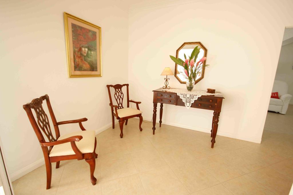 Cattleya Luxury Suites كينغستون الغرفة الصورة
